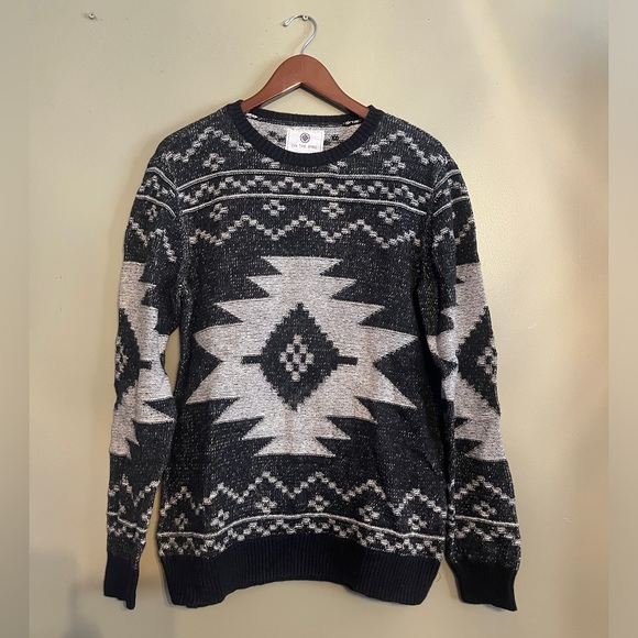 On The Byas Sweater - Picture 1 of 3